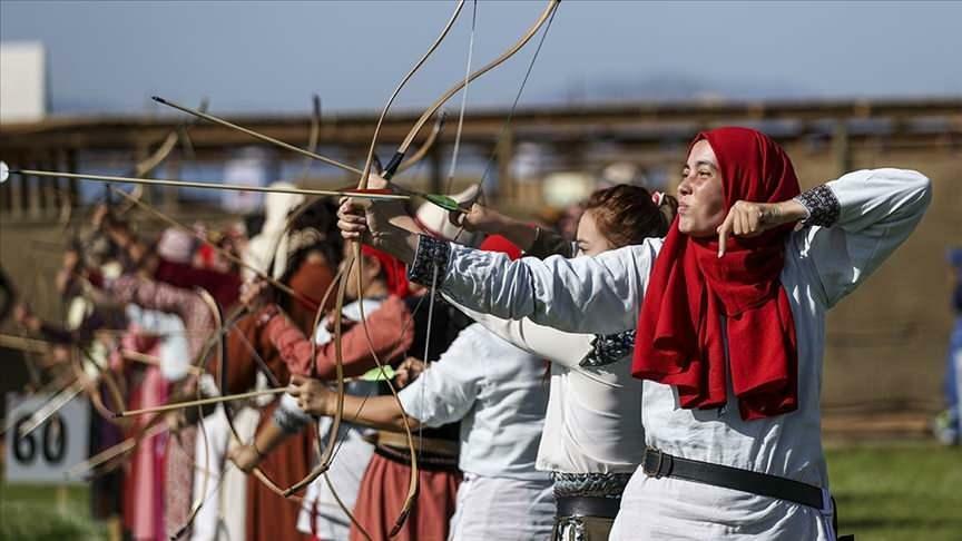 Tirul cu arcul a fost unul dintre cele mai izbitoare sporturi din cele 4-a jocuri nomazi