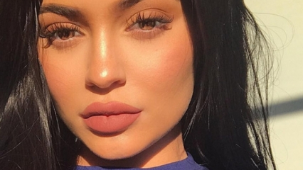 Buzele lui Kylie Jenner merită averea