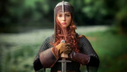 Fetița suedeză a găsit sabia în vârstă de 1500 de ani în lac