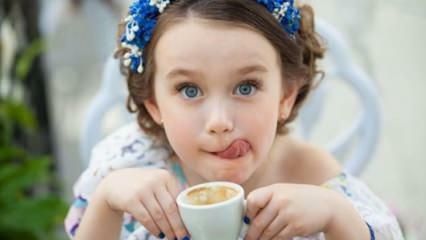 Pot copiii să bea cafea? Este dăunător?