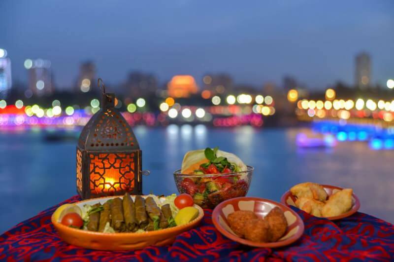 Dyt. Sugestii dietetice speciale de la Sena Karahan pentru luna Ramadan