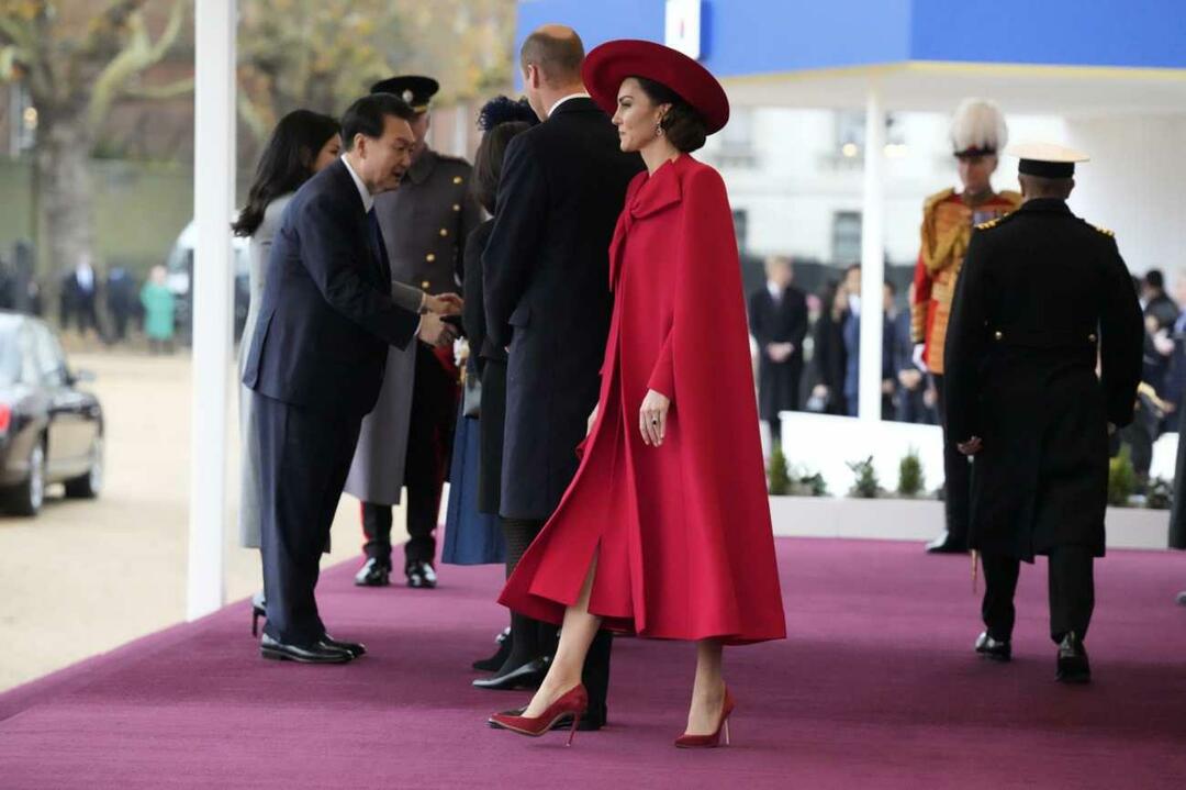 Rochie roșie Kate Middleton