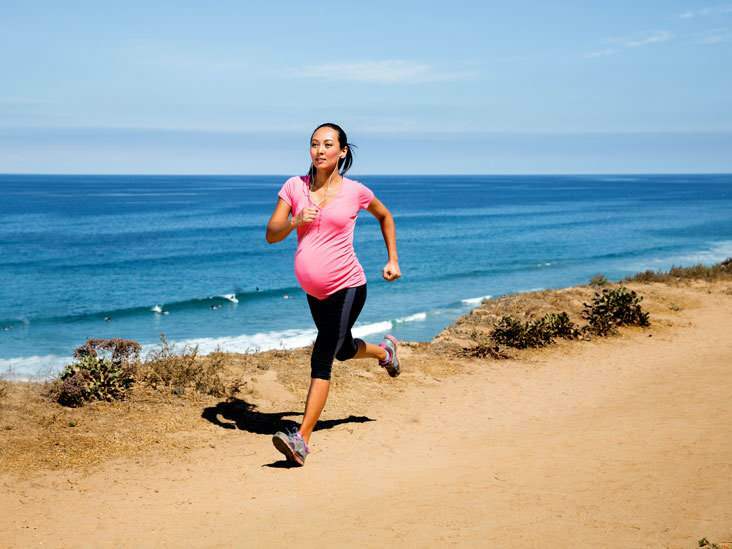 Beneficiile efectuării unei plimbări în timpul sarcinii