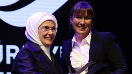 Prima Doamnă Erdoğan: Spiritul femeii este energia