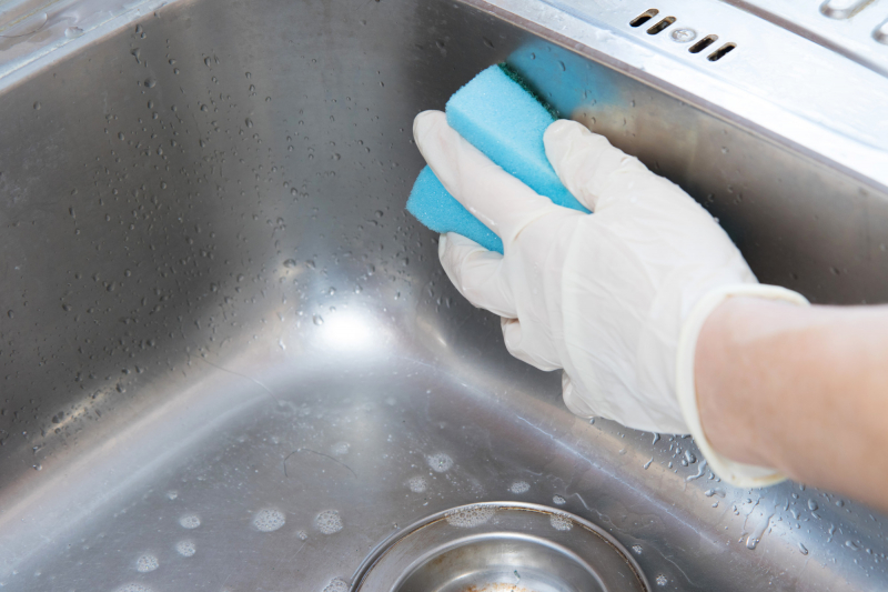 Cum să curățați chiuveta de bucătărie? Soluția definitivă care face ca chiuveta bucătăriei să strălucească