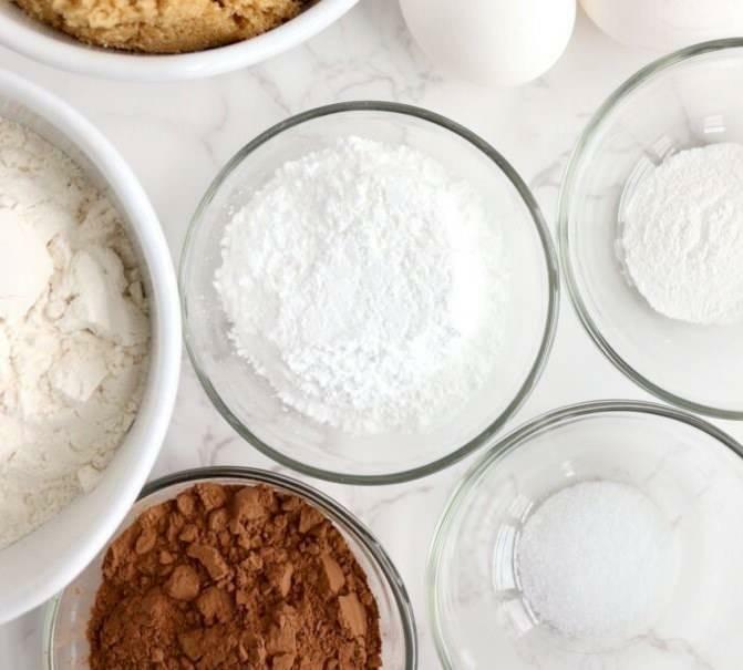 Ingrediente pentru prăjituri crăpate