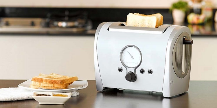 Cum se curăță toasterul?