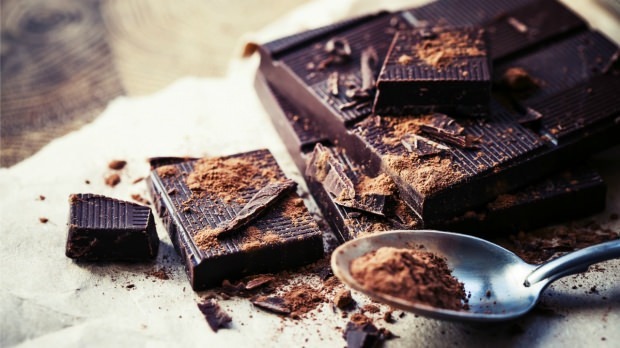 Beneficiile ciocolatei întunecate
