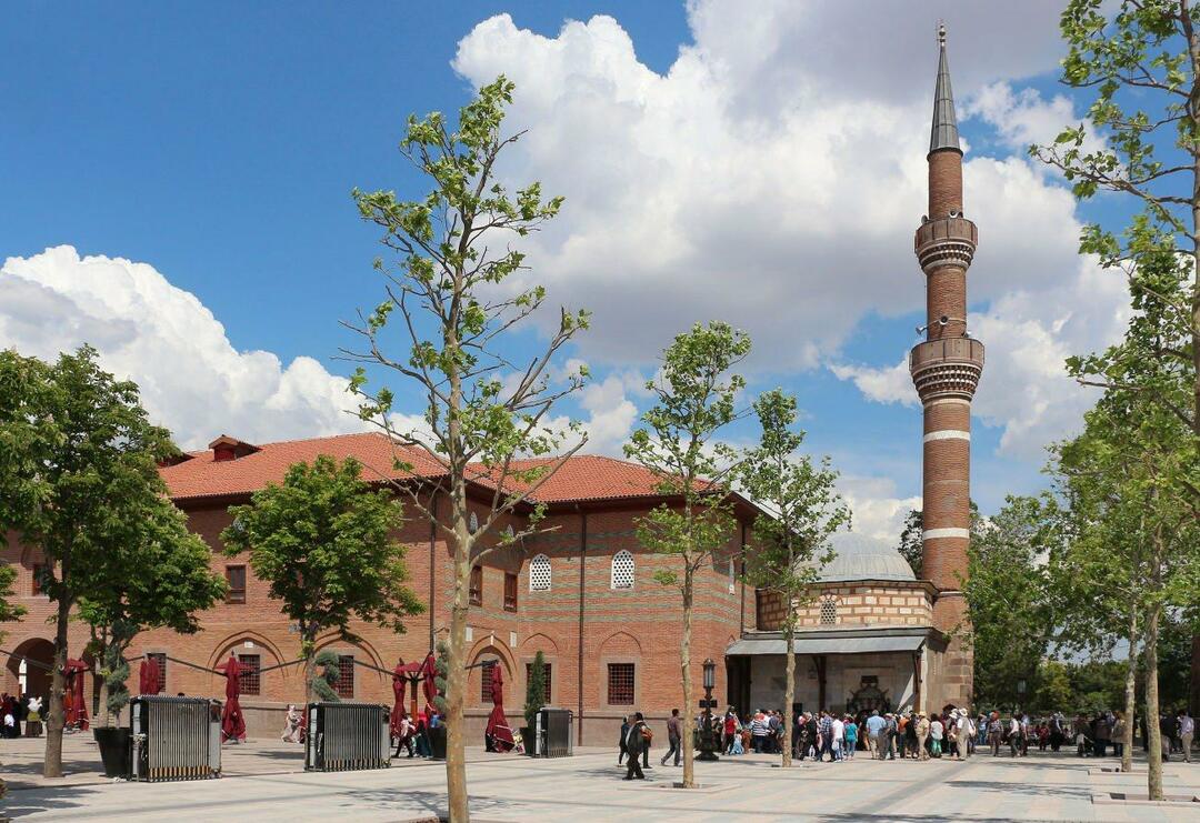 Imagini de la Moscheea Hacı Bayram-ı Veli