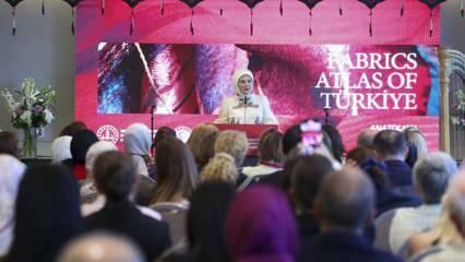 Prima Doamnă Erdogan sa întâlnit cu soțiile liderilor la New York: țesăturile anatoliene erau orbitoare