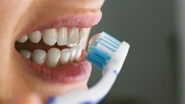 Periajul dinților se rupe de post?