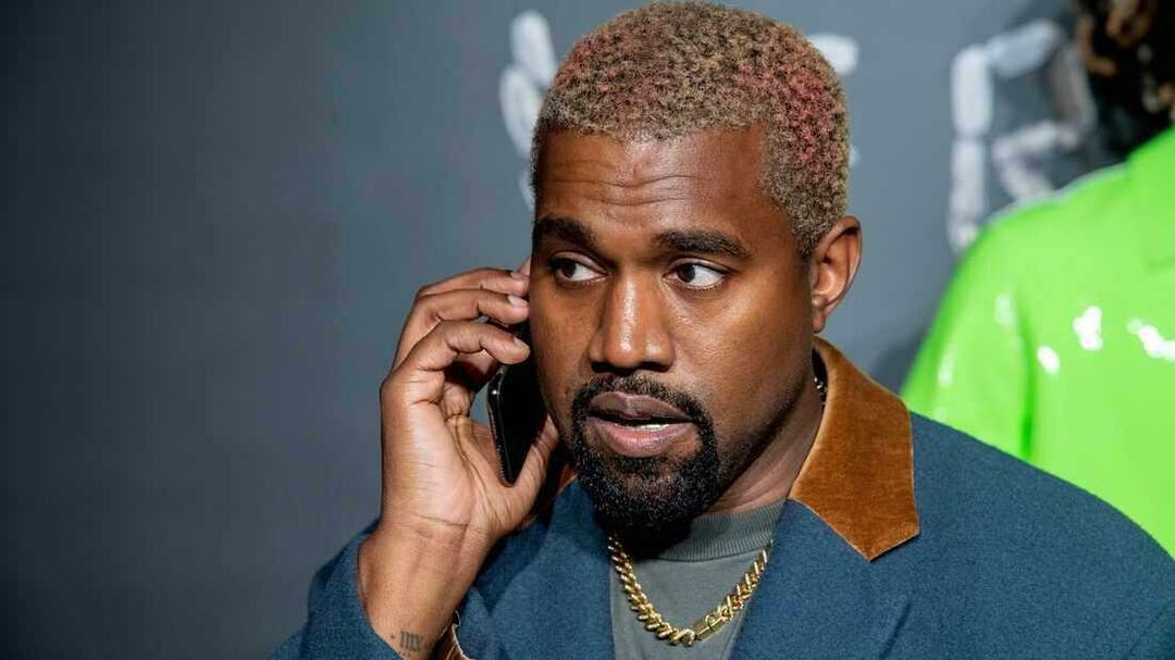Kanye West însuși comparativ cu Moise