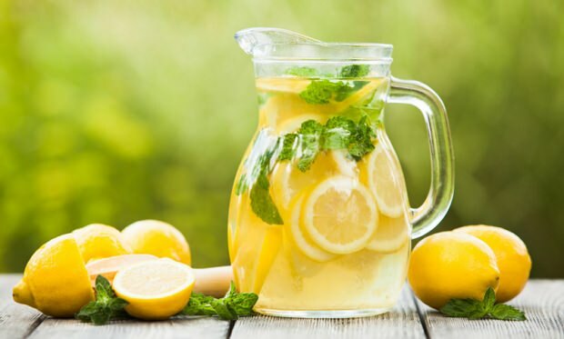 Cum se face limonada acasă? Rețetă de limonadă de 3 litri din 1 lămâie