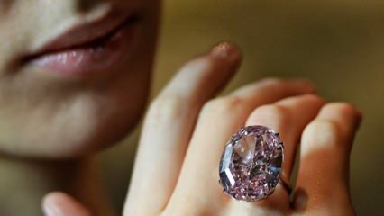 Cel mai mare diamant roz din lume