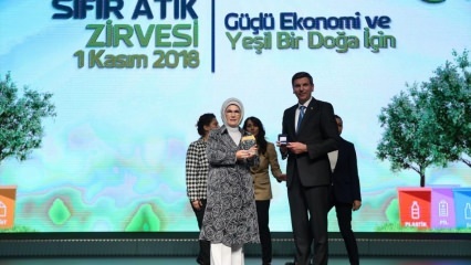 Prima Doamnă Erdoğan: Camionul de gunoi nu intră în Kulliye