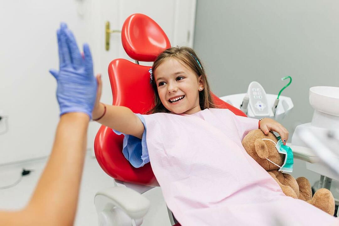 Îngrijirea dentară la copii