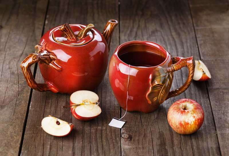 Ceaiul de mere făcut din coji de mere este mai benefic.