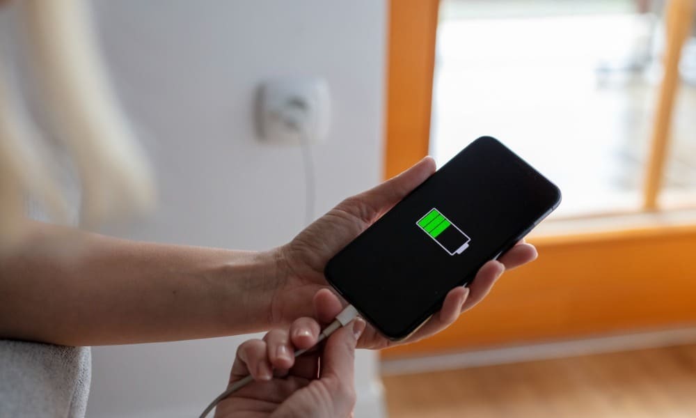 Cum să gestionați încărcarea cu energie curată pe iPhone