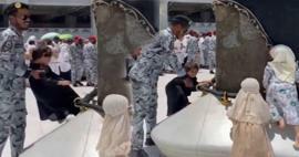 Paznicul Masjid al-Haram a venit în ajutor! În timp ce micii candidați pelerini încearcă să atingă Kaaba...