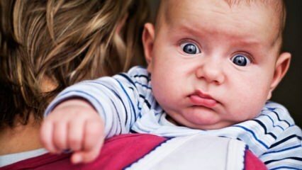 Ce cauzează constipația la bebelușii alăptați? Soluții pe bază de plante pentru bebelușii constipați