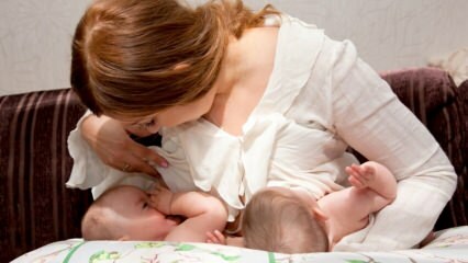 Cum trebuie alăptați bebelușii gemeni? Pozițiile de alăptare pentru bebelușii gemeni