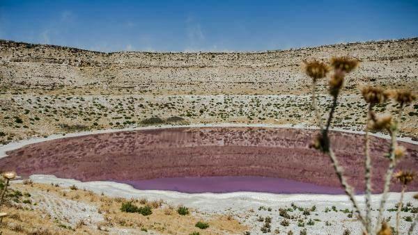 Culoarea lacului Meyil Obruk a devenit roz!