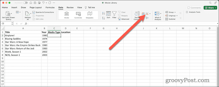 Butonul de validare a datelor din Panglica de date în Excel