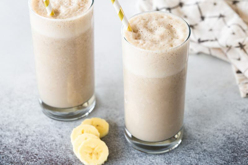 Cum se face cel mai simplu milkshake de banane? Rețetă practică de milkshake de banane