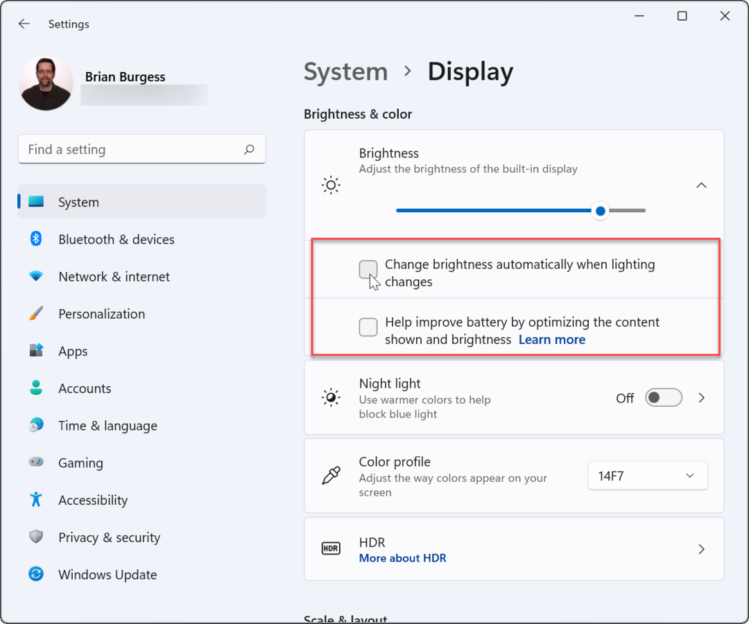 Dezactivați sau gestionați luminozitatea automată pe Windows 11