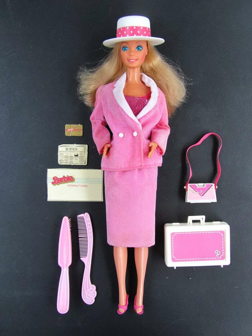 Barbie de la zi la noapte
