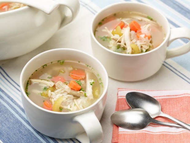 Cum se face supa de pui în stil mamă? Reteta practica de supa de mama