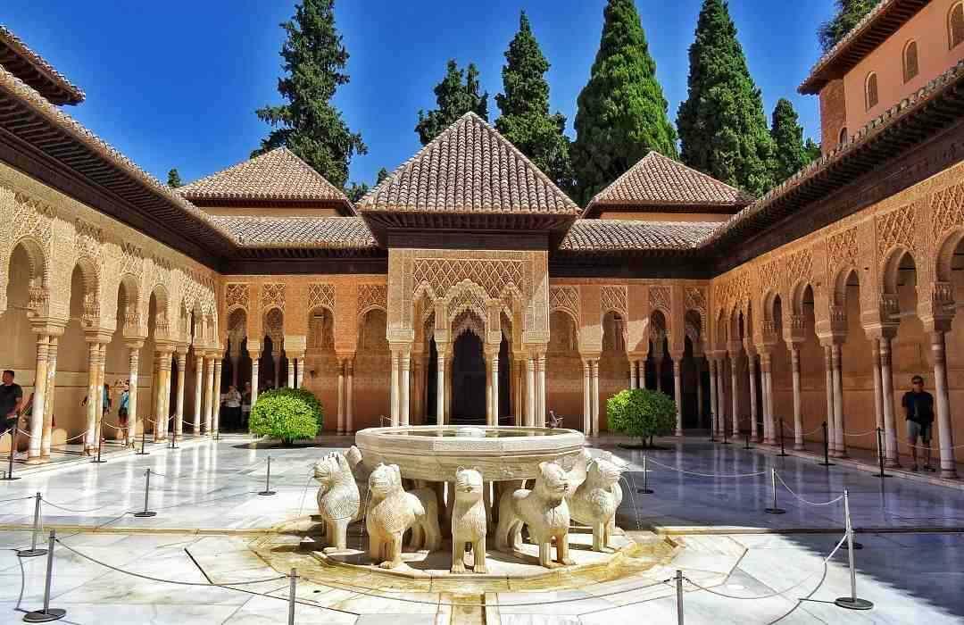 Caracteristici ale Palatului Alhambra