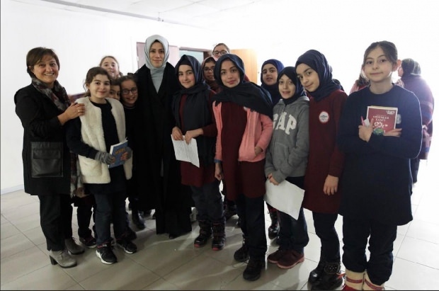 Esra Albayrak la ceremonia de insigne a proiectului Obiective vizionare pentru fete!