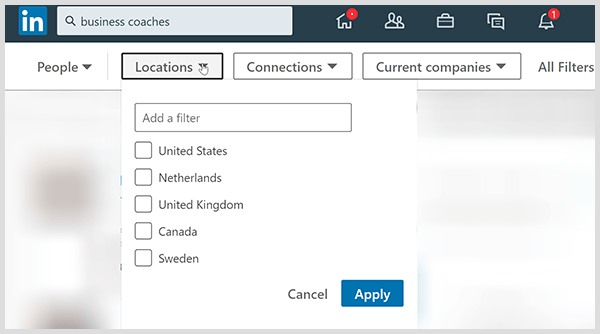 Pagina cu rezultatele căutării LinkedIn are filtre pentru conexiunile de locație și companie.