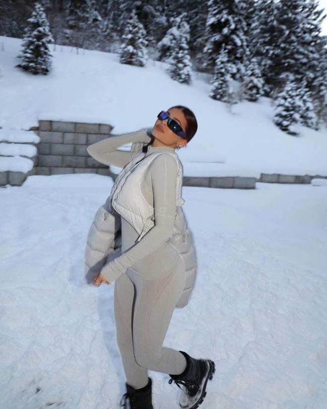  Cel mai bun look de iarnă al lui Kylie Jenner