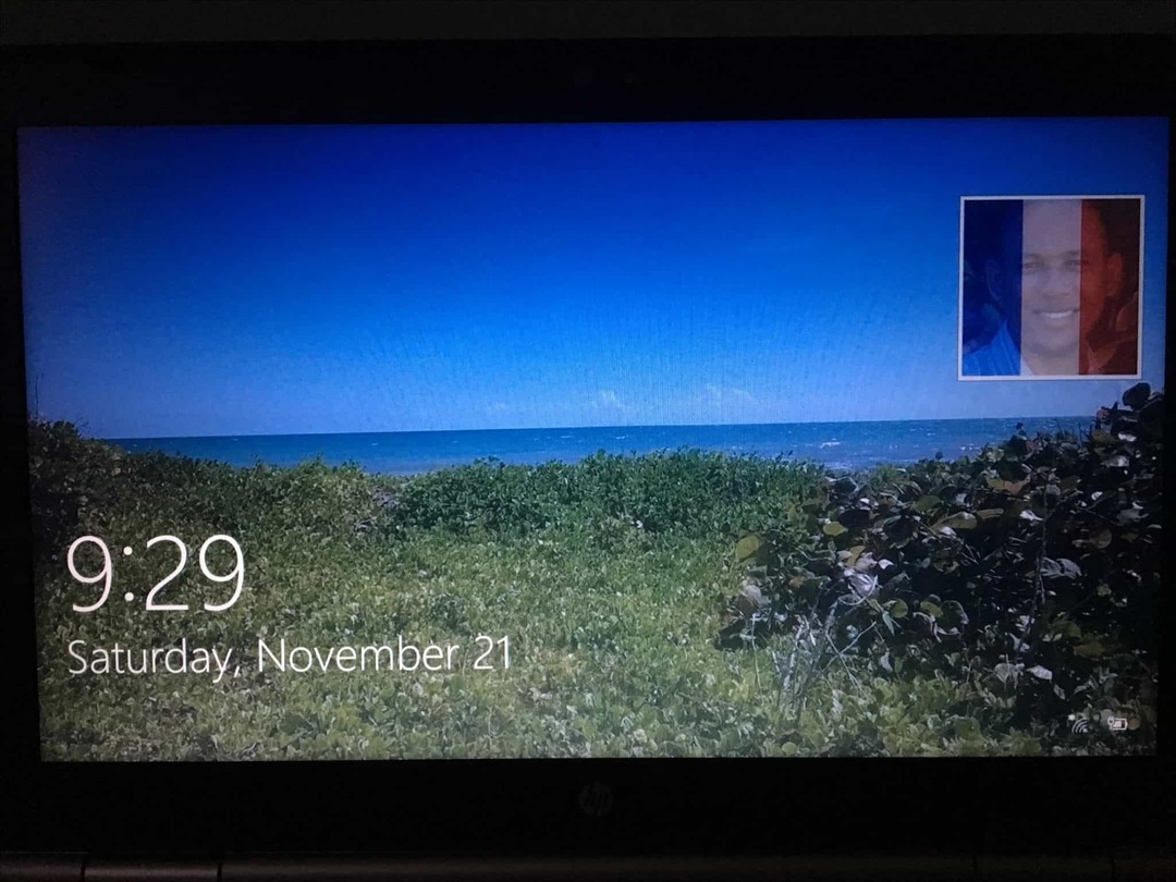 Împiedicați aplicarea Windows 10 a preluării ecranului de blocare