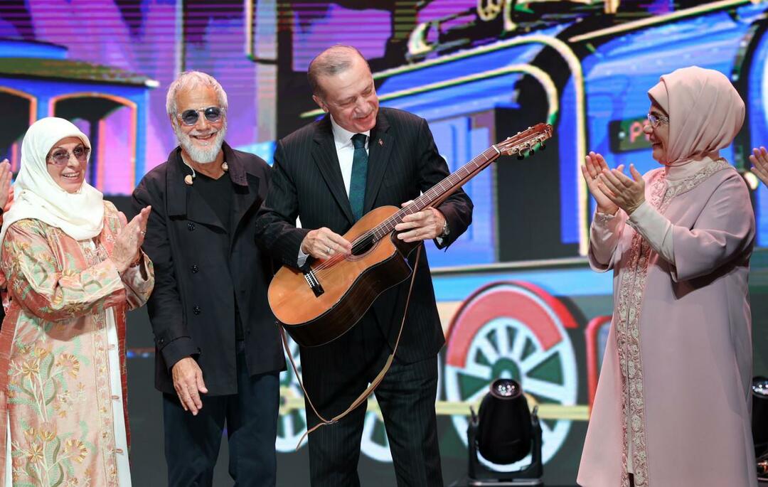 Yusuf Islam i-a dat chitara lui președintelui Erdogan