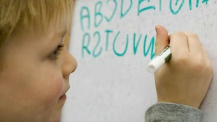 Cum să-i înveți pe copii alfabetul?