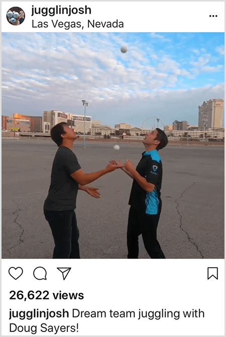 O fotografie de Josh Horton pe Instagram a colaborării cu Doug Sayers. Partea de sus a postării localizează fotografia în Las Vegas, Nevada. Doi bărbați albi stau într-un lot gol, unul față de celălalt, în timp ce privesc în sus la bilele pe care le jonglează.