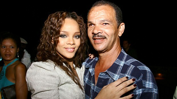 Rihanna întinse o mână de ajutor tatălui ei care a fost prins în coronavirus