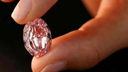 Prețul este uimitor: s-a vândut „cel mai mare” diamant!
