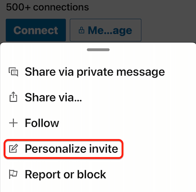 profilul mobil linkedin mai mult... meniul cu opțiunea „personalizează invitația” evidențiată