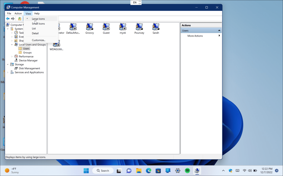 Vizualizați toate conturile de utilizator pe Windows 11