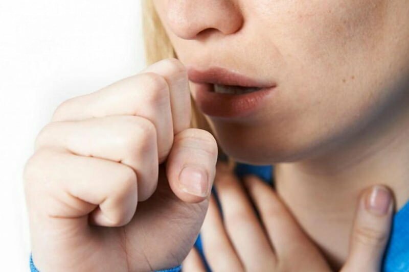 sputa cu tuse uscată poate provoca distrugerea gâtului și a tractului respirator