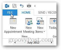 Outlook 2013 - Dezactivați vremea în calendar - dați clic pe Fișier