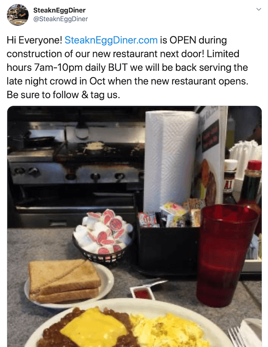 captură de ecran a postării pe Twitter de către @steakneggdiner pe Twitter, cu ore limitate în timpul construcției noului restaurant