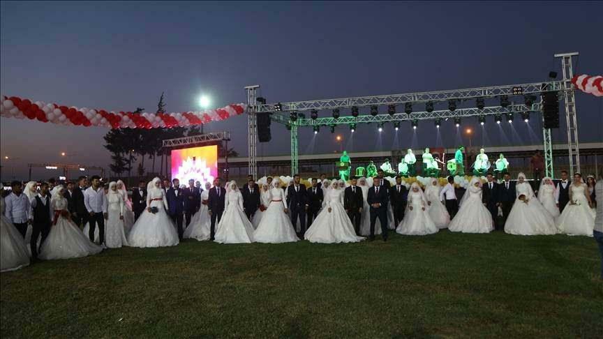 Au fost organizate nunți și nunți pentru 100 de victime ale cutremurului