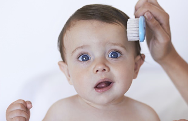 Cum ar trebui să fie îngrijirea părului copilului?