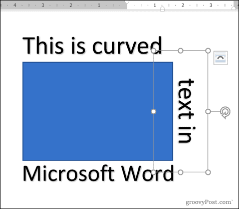 Adăugarea textului WordArt în jurul unei forme pătrate în Word