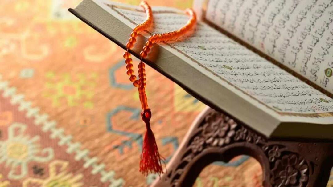 Pot femeile aflate la menstruație și postpartum să atingă Coranul?